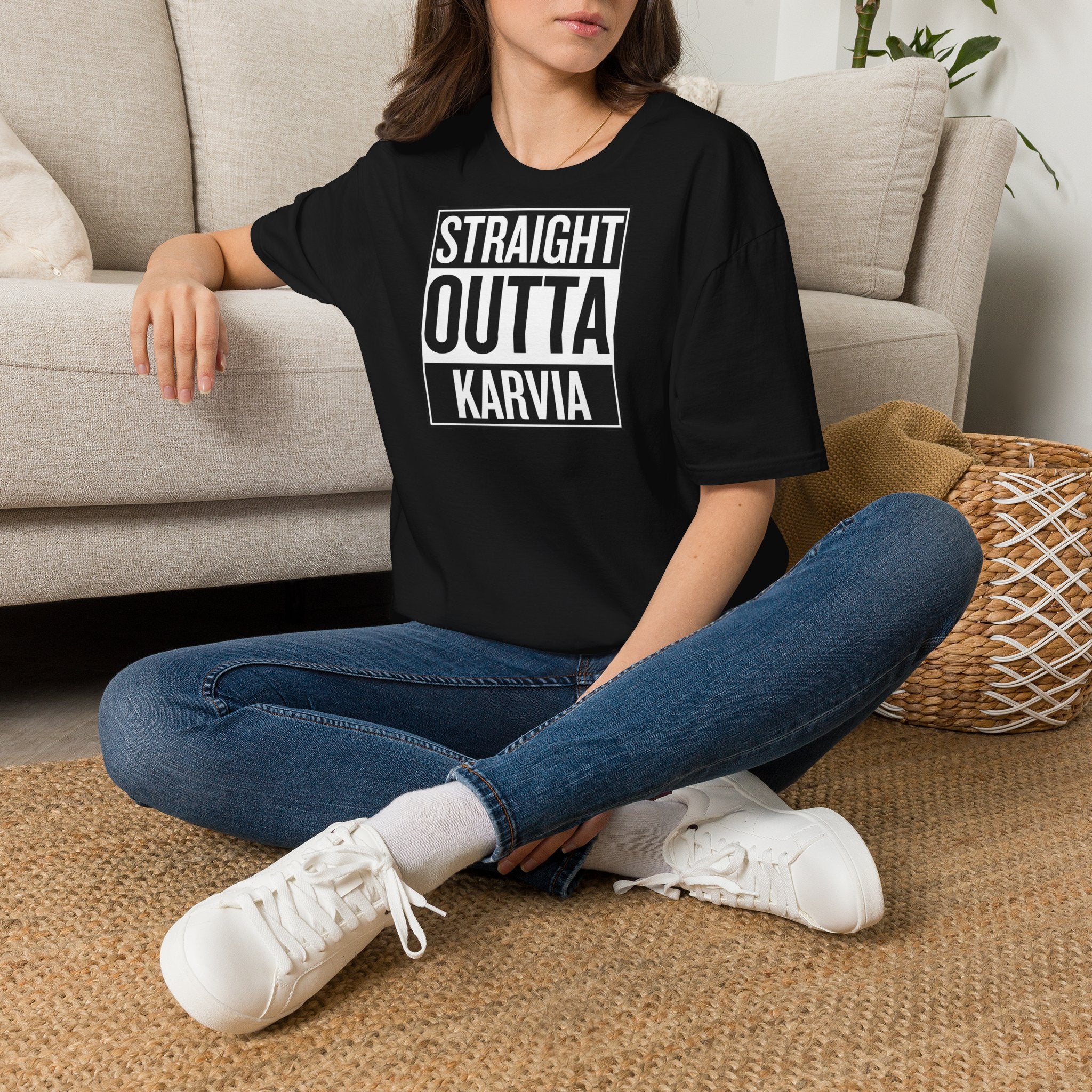 Straight Outta Karvia - T-paita